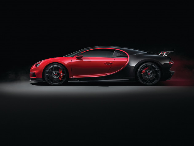 Bugatti Desktop Wallpaper 4096x3088px