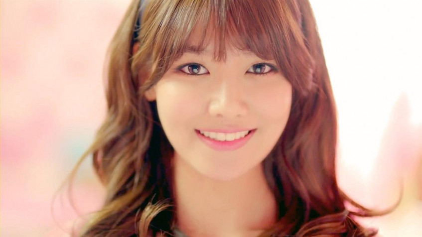 Choi Soo Young MacBook Wallpaper 1366x768px