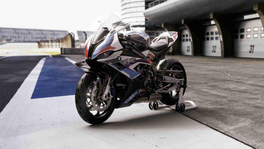 Bmw M 1000 Rr HD Background 2000x1125px