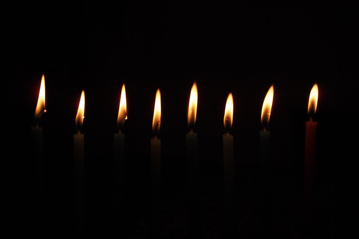 Hanukkah MacBook Wallpaper 4032x2688px