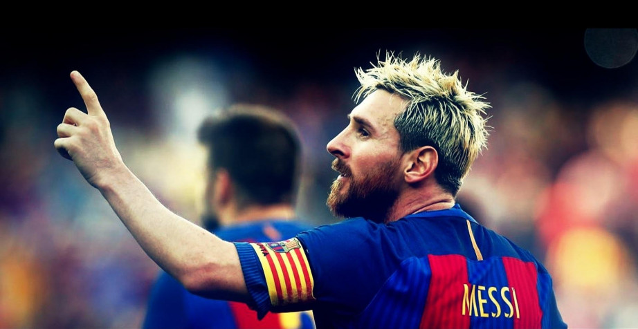 Lionel Messi Desktop Wallpaper 1919x991px