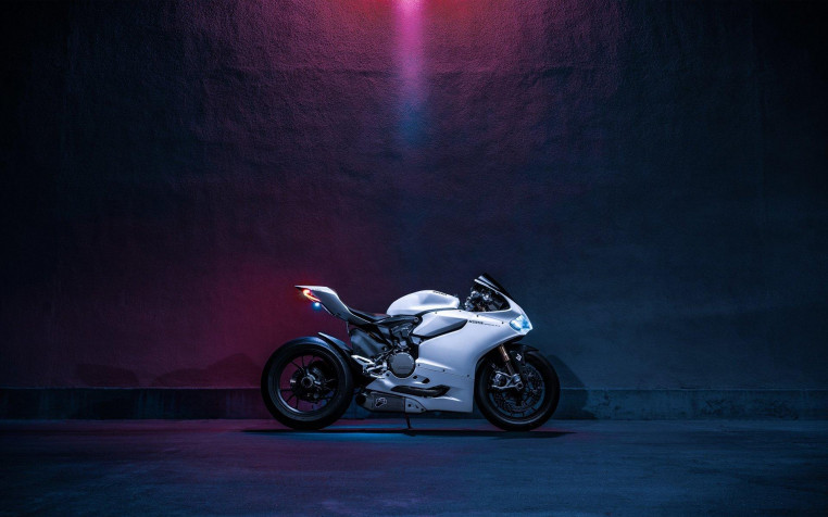 Ducati Panigale V4 Widescreen HD Wallpaper 1920x1200px