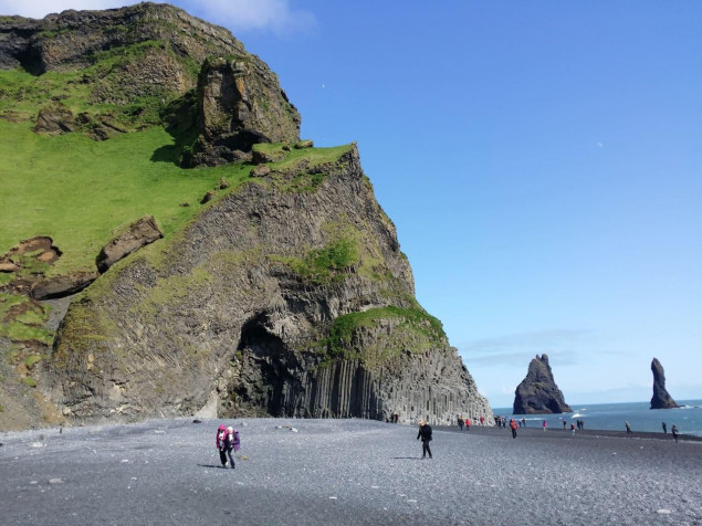 Reynisfjara Iceland MacBook Background 1280x960px