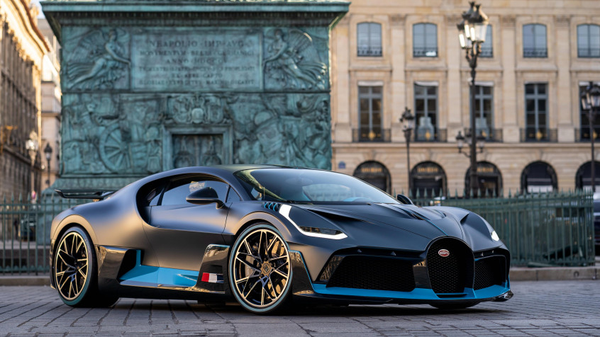 Bugatti Desktop Background 4096x2304px