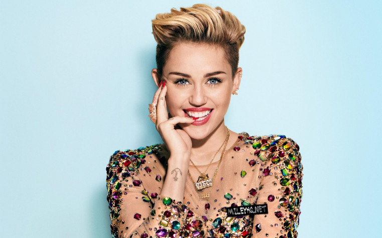 Miley Cyrus Retina Widescreen Wallpaper 2880x1800px