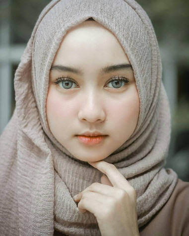 Islamic Hjab Girl Wallpaper for Mobile 1080x1350px