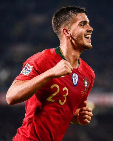 Andre Silva Wallpaper for iPhone 1080x1350px