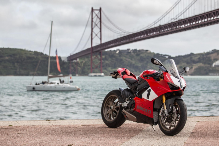 Ducati V4 Desktop HD Background 2047x1365px