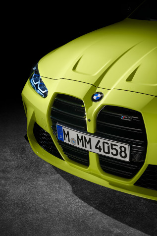 Bmw M4 G82 iPhone Wallpaper 4134x6200px