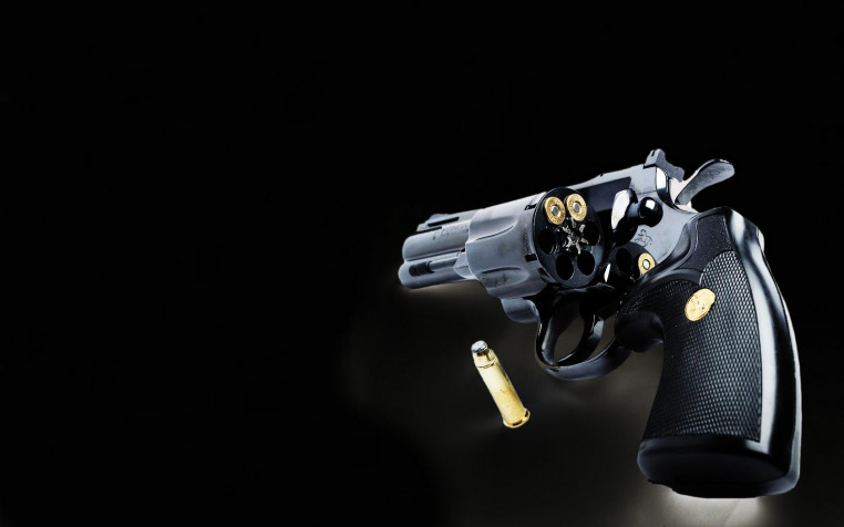 Gun HD Background 1680x1050px