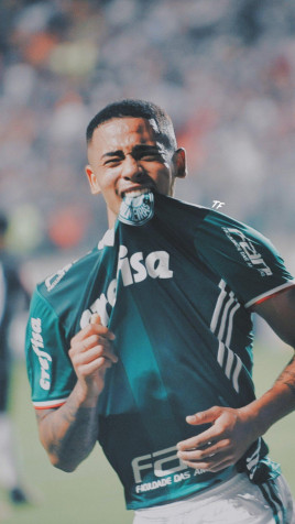 Gabriel Jesus Phone Background 1153x2048px