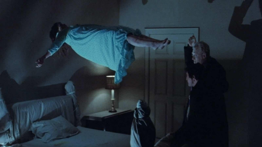 The Exorcist Regan Macneil Background Image 1600x900px