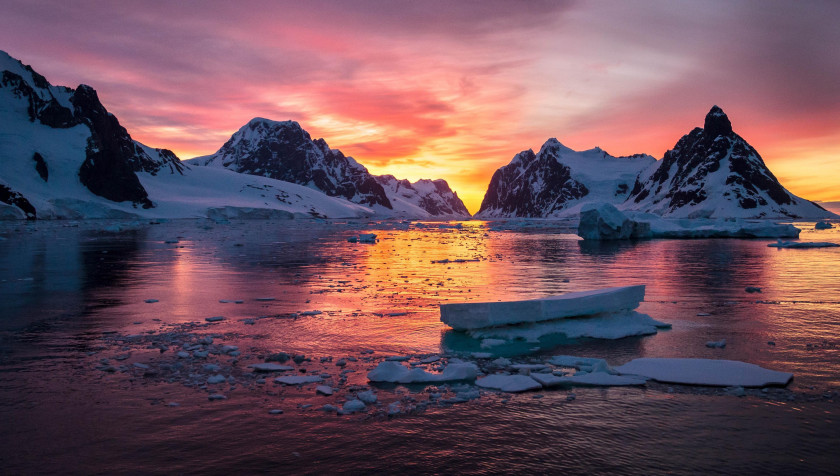 Antarctica Desktop Wallpaper 4651x2635px