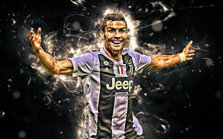 Cristiano Ronaldo Al Nassr Retina Widescreen Wallpaper 2880x1800px