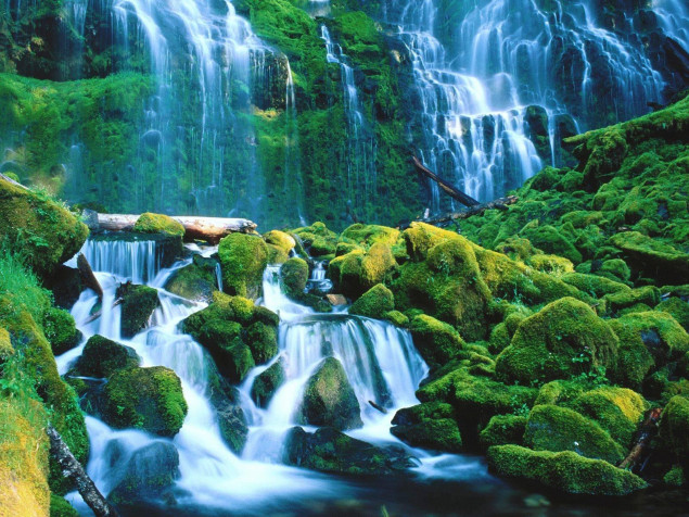 Waterfall MacBook Wallpaper 1600x1200px