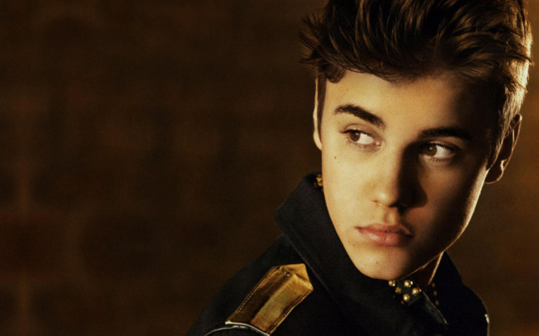 Cute Justin Bieber Widescreen HD Wallpaper 1920x1200px