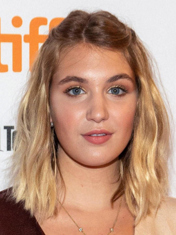 Sophie Nelisse Wallpaper for iPhone 1080x1440px