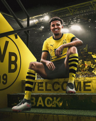 Jadon Sancho Wallpaper for Mobile 1349x1687px