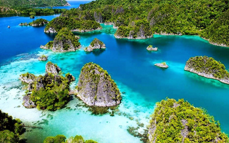 Raja Ampat Desktop HD Wallpaper 1600x1001px