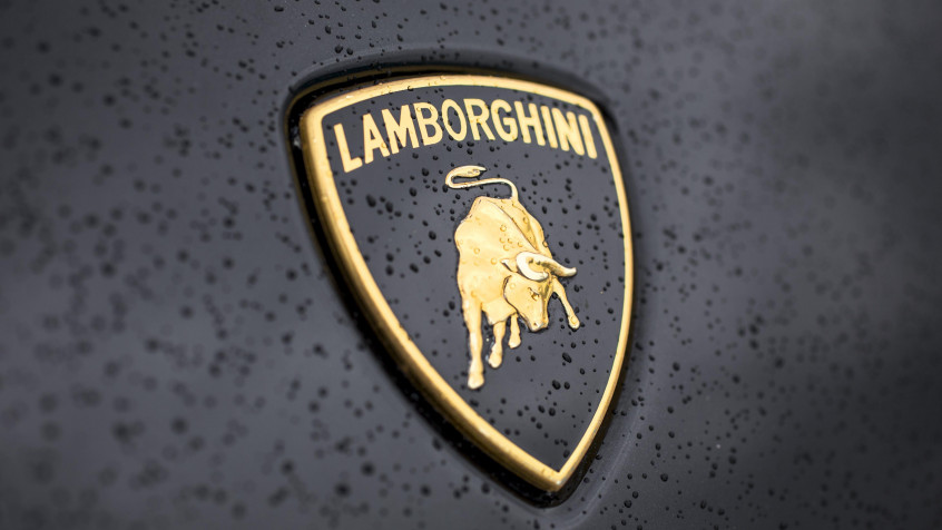 Lamborghini Logo 4k UHD Wallpaper 3840x2160px