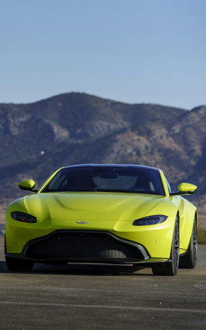 Aston Martin Vantage Mobile Background 1600x2560px