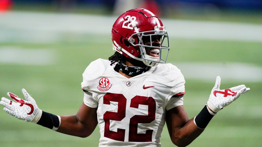 Najee Harris Desktop Wallpaper 3200x1801px