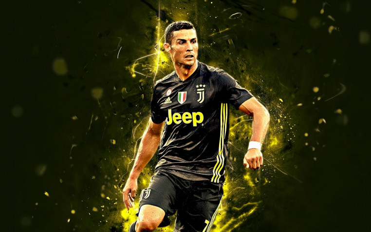 Cristiano Ronaldo Al Nassr Desktop HD Wallpaper 1800x1125px