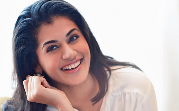 Taapsee Pannu Widescreen HD Wallpaper 1920x1200px