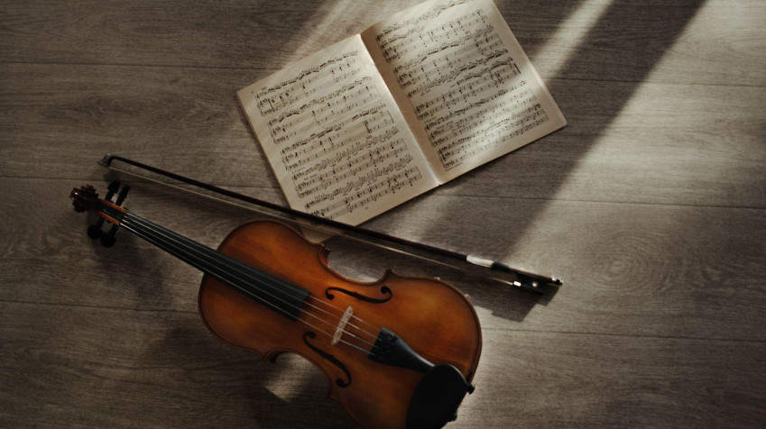 Violin HD Background 1680x942px