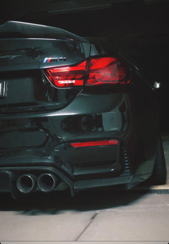 Bmw M4 G82 iPhone Wallpaper 1170x1684px