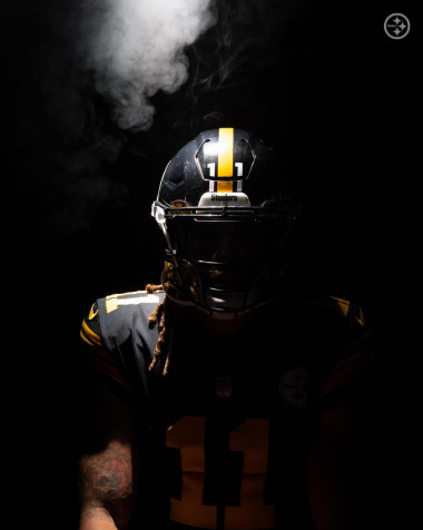 Pittsburgh Steelers Phone HD Background 1151x1440px