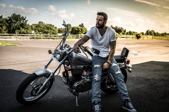 Biker HD Background 1920x1282px