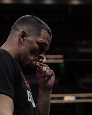 Nate Diaz Mobile Background 1406x1757px