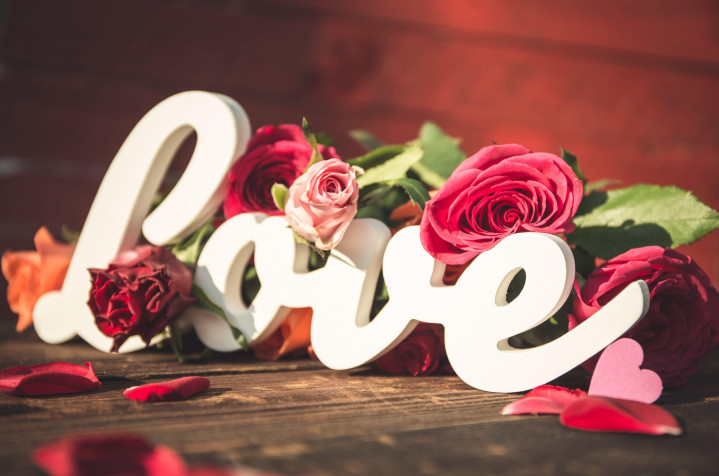 Love Desktop HD Background 3840x2542px