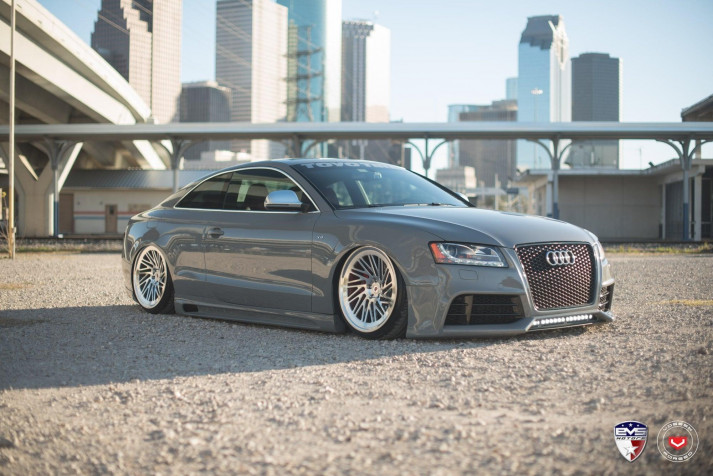 Audi S5 Desktop Wallpaper 2000x1335px