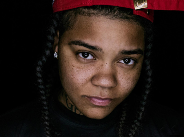 Young M A HD Background 2048x1536px