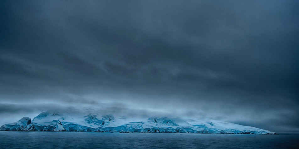 Antarctica Background Image 2000x1000px