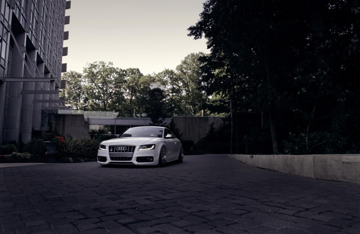 Audi S5 HD Background 2048x1333px