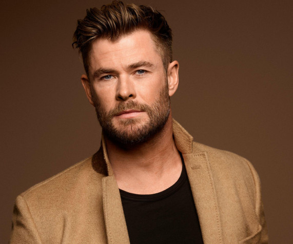 Chris Hemsworth Wallpaper Image 1920x1600px