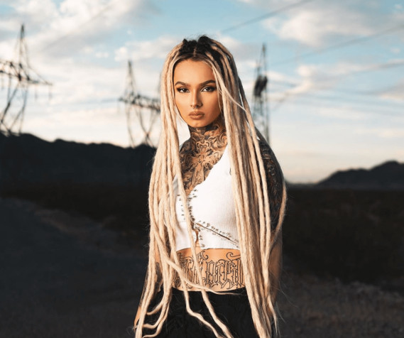 Zhavia Ward Desktop HD Wallpaper 1426x1192px