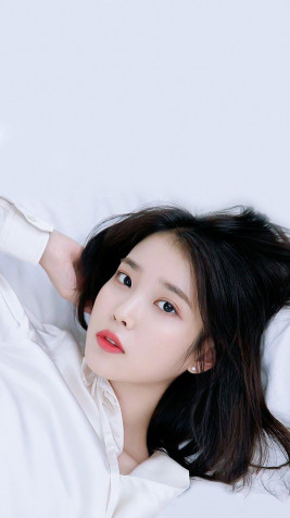 Iu Vogue iPhone Background 1080x1920px