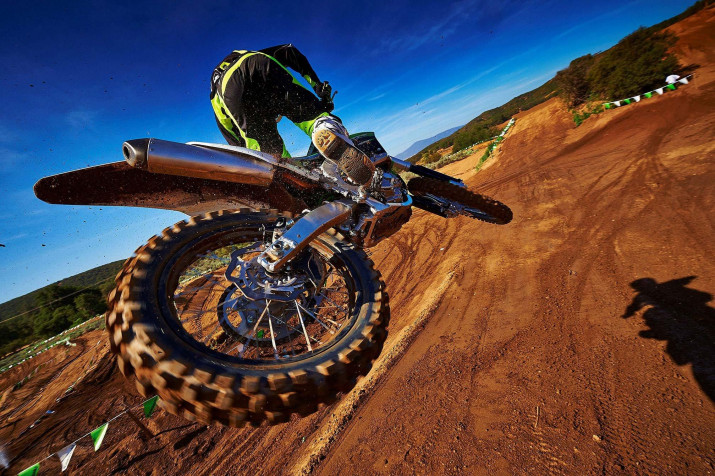 Dirt Bike MacBook Background 2015x1341px