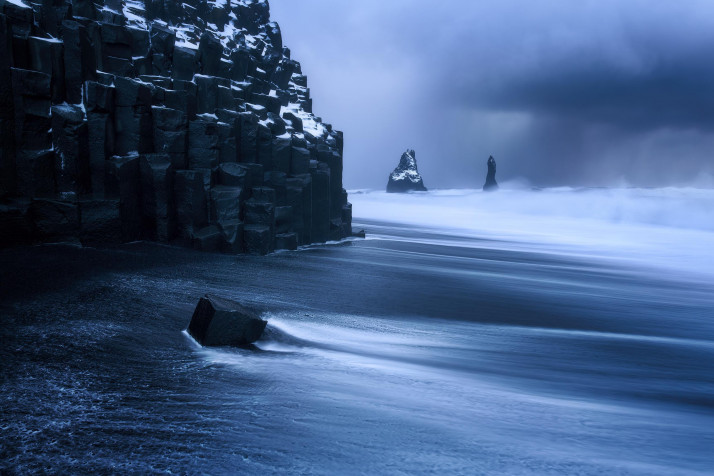 Reynisfjara Iceland Background Image 2560x1707px