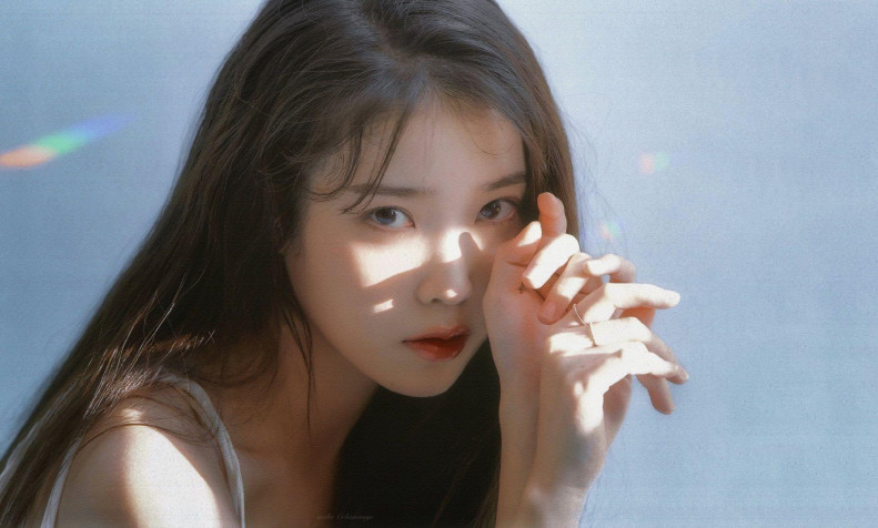 Iu Vogue MacBook Wallpaper 1794x1080px