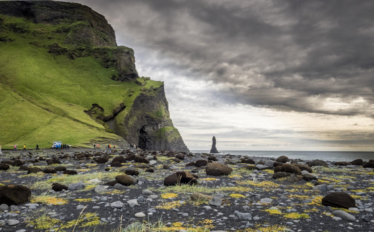 Reynisfjara Iceland Background Image 2048x1274px