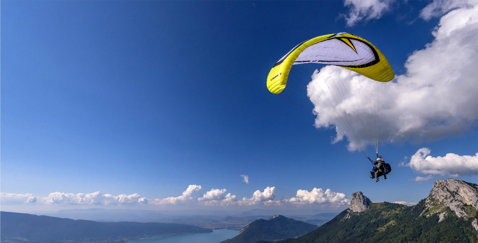 Paragliding Laptop Background 1980x1010px