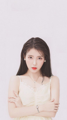 Iu Vogue Phone Background Image 1948x3463px