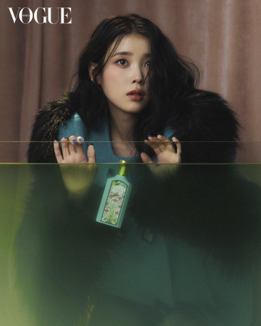 Iu Vogue Wallpaper for iPhone 1124x1400px