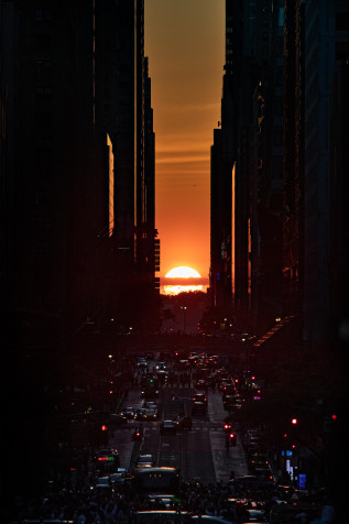 Manhattanhenge iPhone Background 2985x4478px