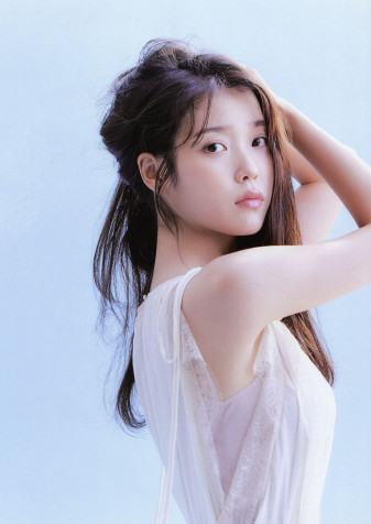 Iu Vogue iPhone Wallpaper Image 2500x3522px